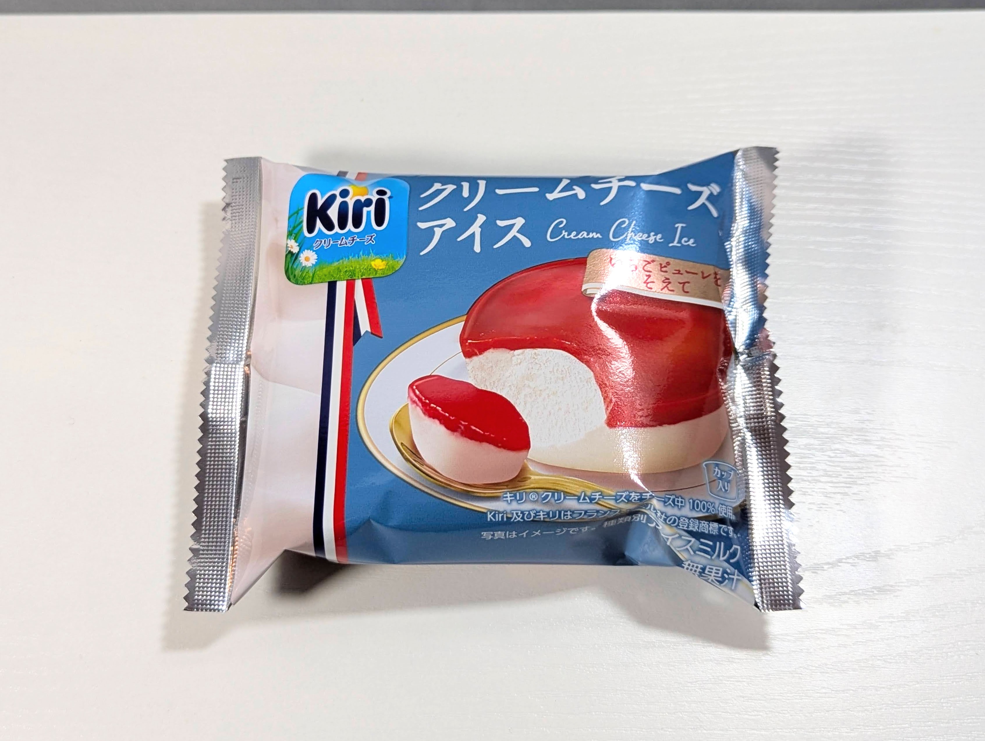 ファミリーマート、ロッテ　クリームチーズアイス～Kiri®クリームチーズ使用～ (3)